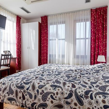 Guest House Isabel Загреб Екстериор снимка