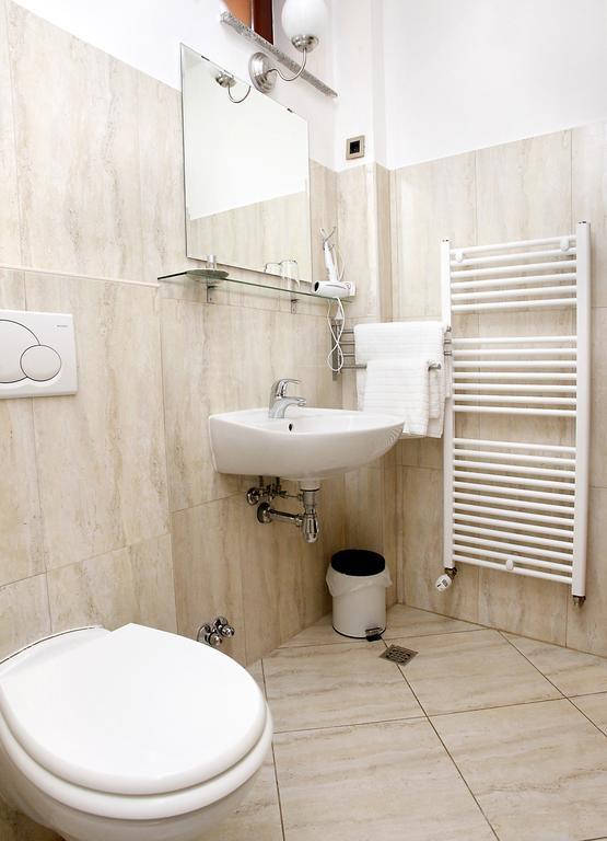 Guest House Isabel Загреб Екстериор снимка