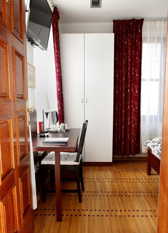 Guest House Isabel Загреб Екстериор снимка