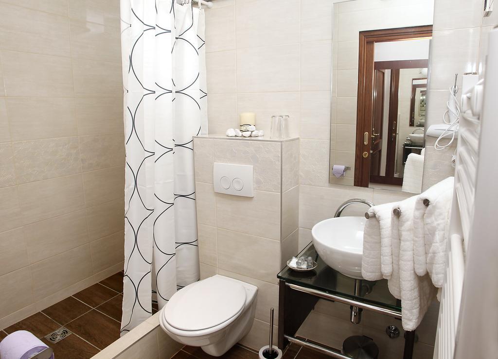 Guest House Isabel Загреб Екстериор снимка
